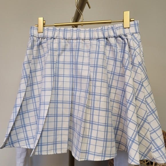 GARAGE Jupe Brittany Pleated Skirt White Serenity 😍 - Picture 2 of 9